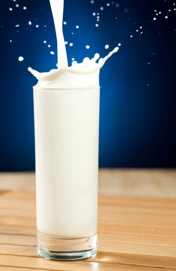 "למה חלב נטול לקטוז מתוק יותר מחלב רגיל?"