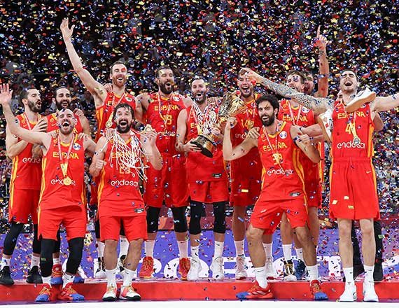 נבחרת ספרד לוקחת אליפות