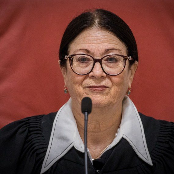 אסתר חיות, נשיאת בית המשפט העליון
