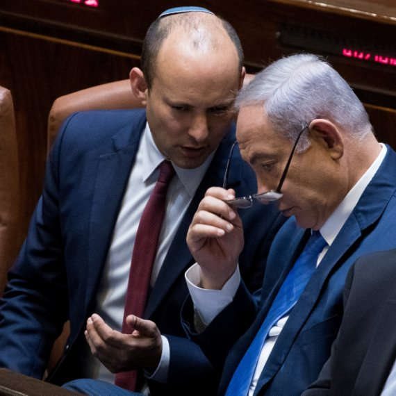 האם נתניהו צריך לפנות את מקומו לטובת בנט?