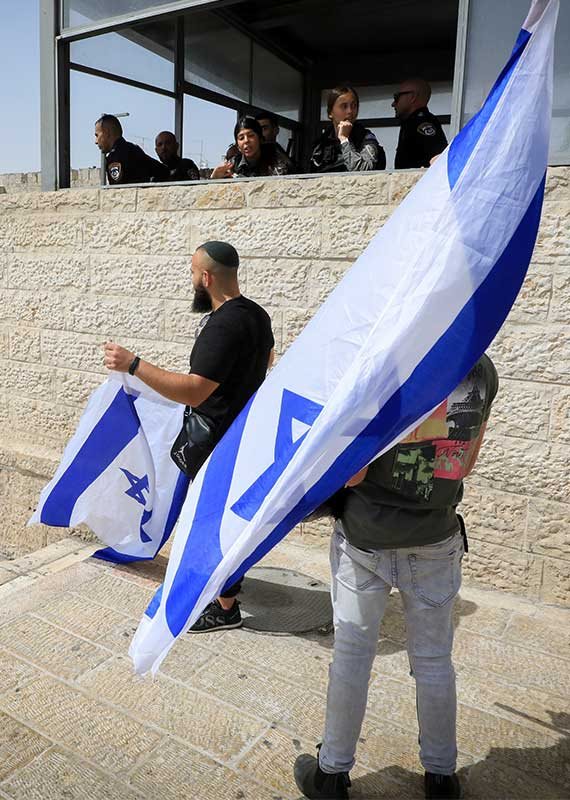 הנפת דגלים בעיר העתיקה בירושלים, הבוקר