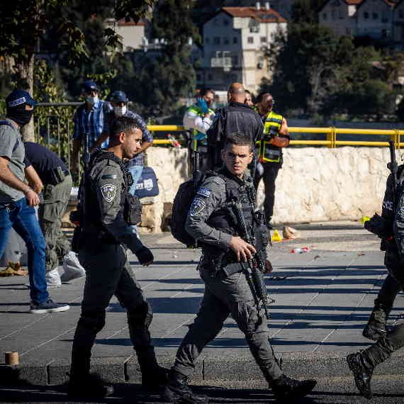 כוחות הביטחון בזירת הפיגוע המשולב בירושלים