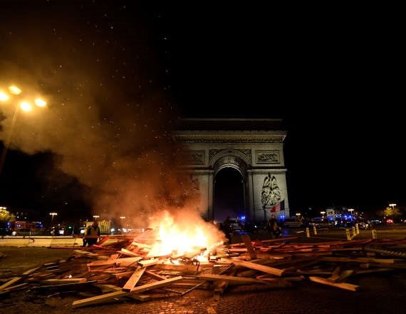 מהומות בצרפת -ארכיון