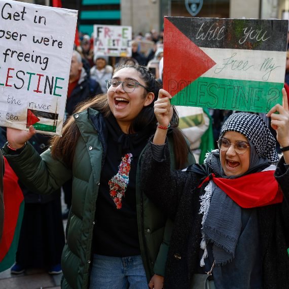 הפגנת תמיכה בפלסטינים בסקוטלנד. למצולם אין קשר לנאמר