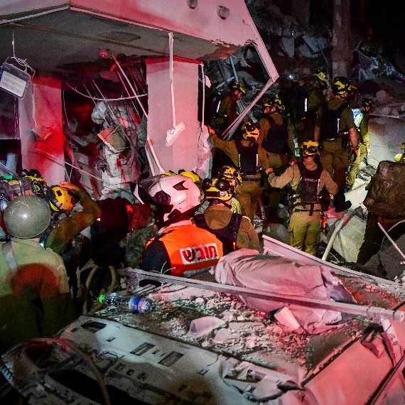 פגיעה בבת ים, הלילה