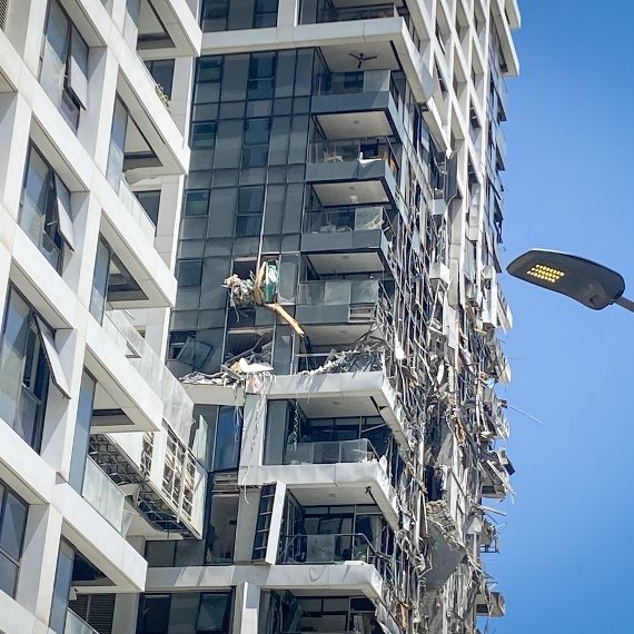 בניין שנפגע בתל אביב