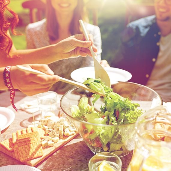 ארוחה חברית