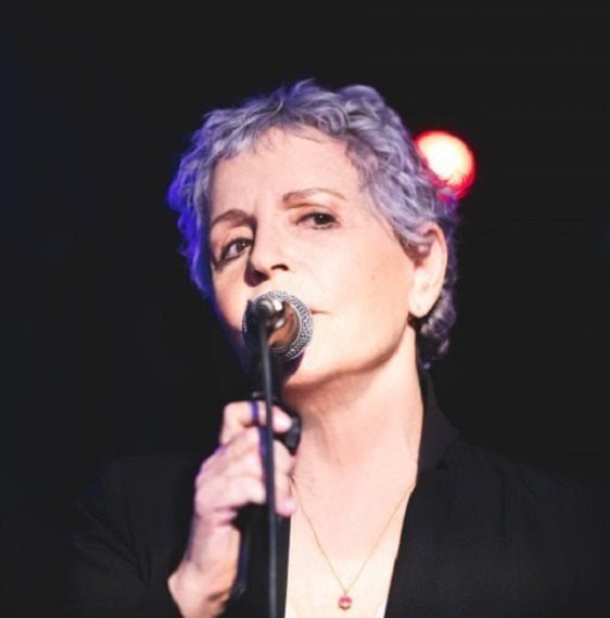 לאורה ריבלין