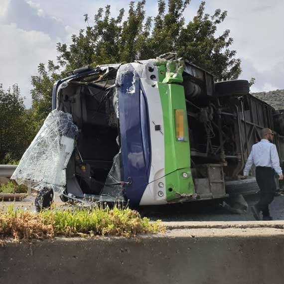 תאונת אוטובוס בכביש 433