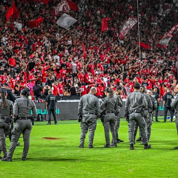 איצטדיון בלומפילד, אתמול