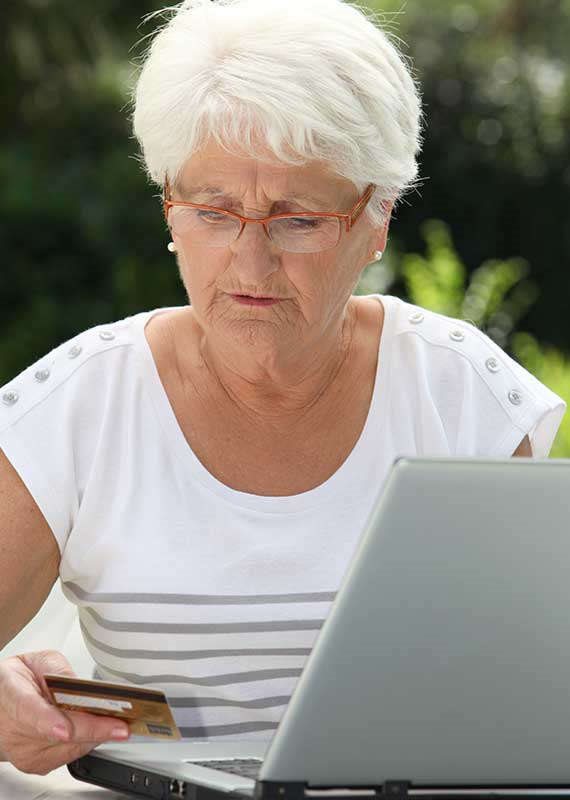 אישה מבוגרת