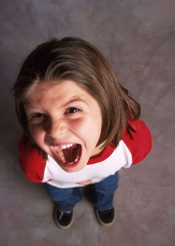 ילדה עצבנית