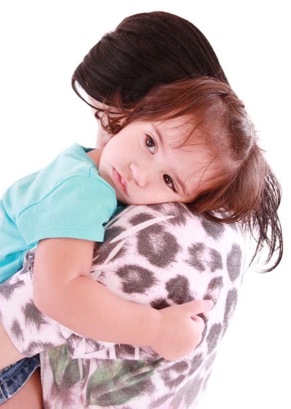 ילד מחבק את אימו | למצולמין אין קשר לנאמר