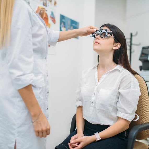 רופא עיניים