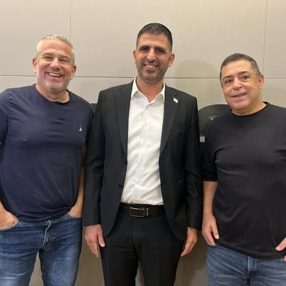 שלמה קרעי, ינון מגל, בן כספית