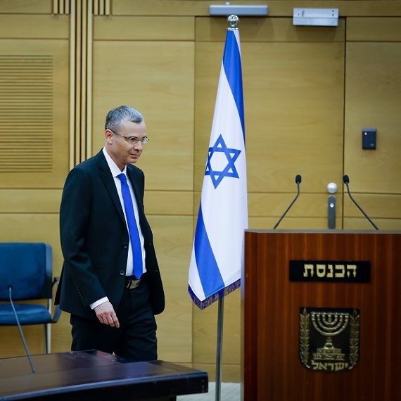 השר יריב לוין