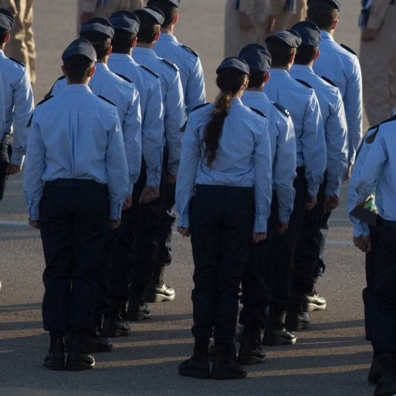 צוערי קורס טייס - למצולמים אין קשר לנאמר