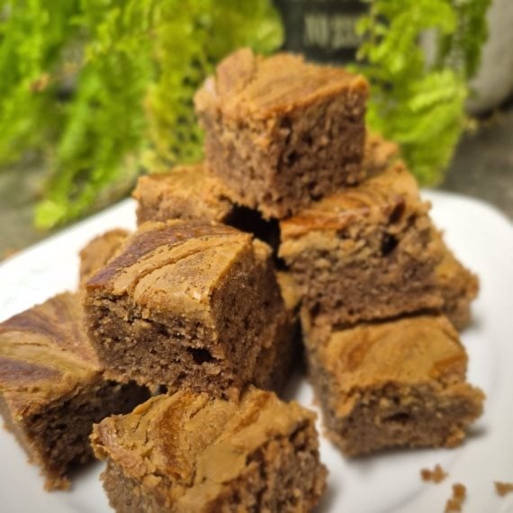 בראוניז טחינה חלבון