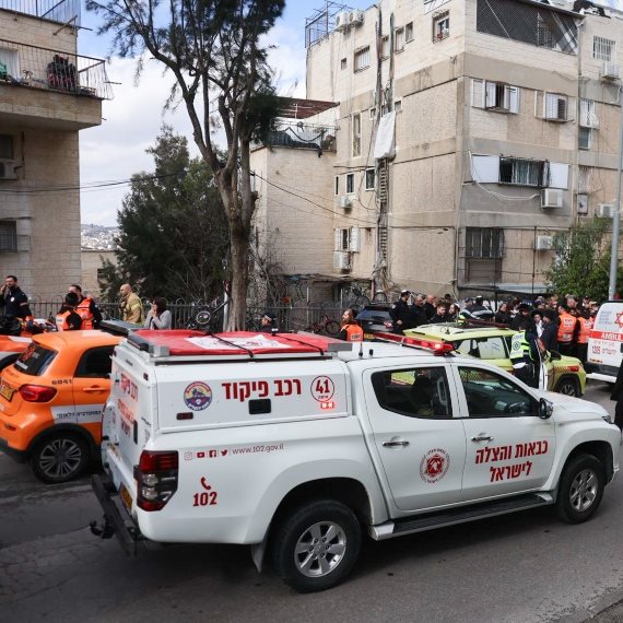 מחוץ לגן הפעוטות בי-ם, השבוע