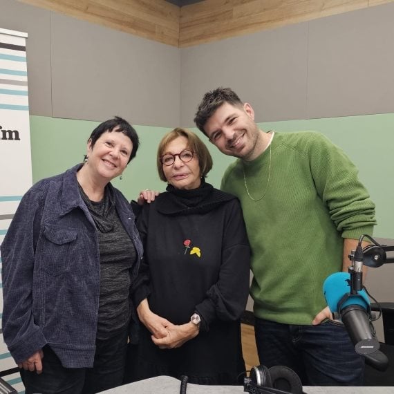 אתי אנטה ואמיר לקנר עם רבקה מיכאלי