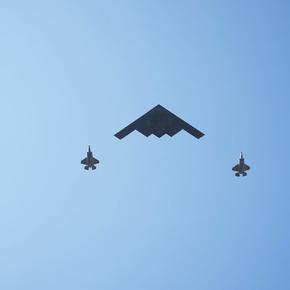 מטוס B-2