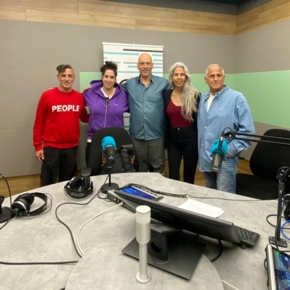 אמנון רגב ואורחיו