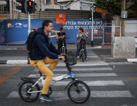 אופניים, למצולמים אין קשר לנאמר