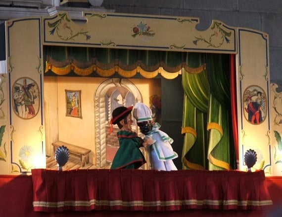 תיאטרון בובות, ארכיון