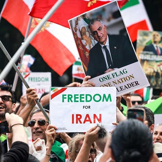 הפגנות בעד יורש העצר פהלווי בסידני, אמש