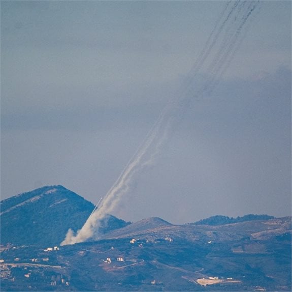 תיעוד מירי של חיזבאללה לעבר ישראל