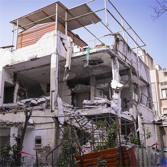 פגיעת טיל בבניין - אילוסטרציה