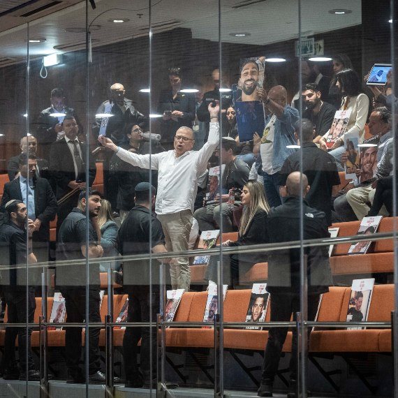 משפחות שכולות ביציע בכנסת