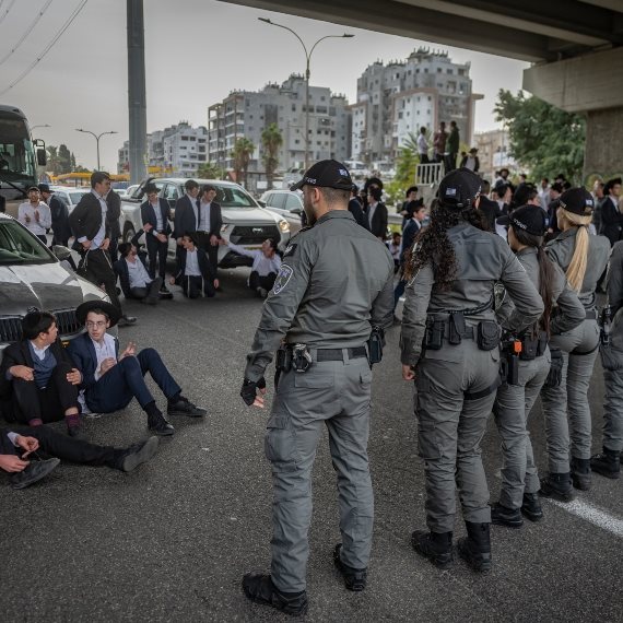 חרדים הפגנה גיוס כביש 4 _2 _ חיים גולדברג פלאש 90_570