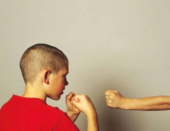 אלימות בני נוער