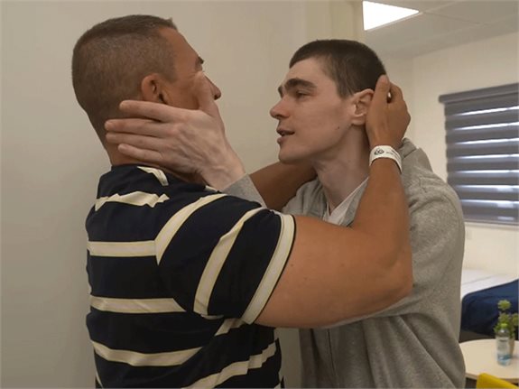מקסים הרקין באיחוד עם משפחתו