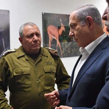 בנימין נתניהו וגדי איזנקוט