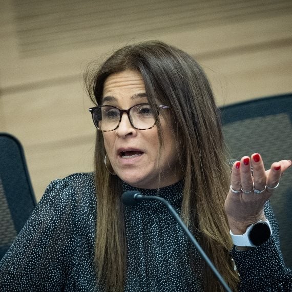 מירב בן ארי