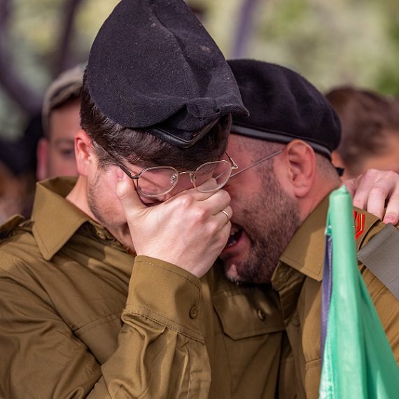 חיילים בטקס יום הזיכרון לחחלי צה"ל