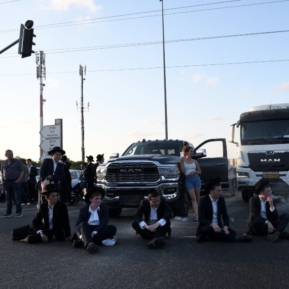 הפגנות חרדים נגד גיוס, ארכיון