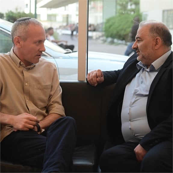 חילי טרופר ומנסור עבאס