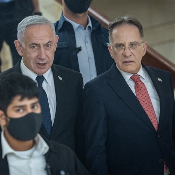 בנימין נתניהו וצחי ברוורמן