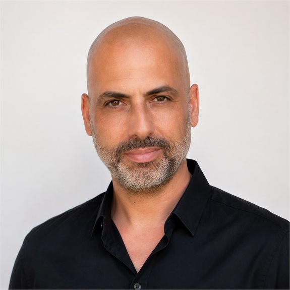שפי שמחון, מטפל רגשי ומלווה גברים ליצירת זוגיות בריאה