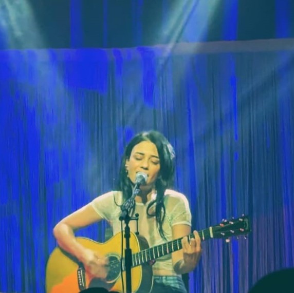 נינט טייב בהופעה 